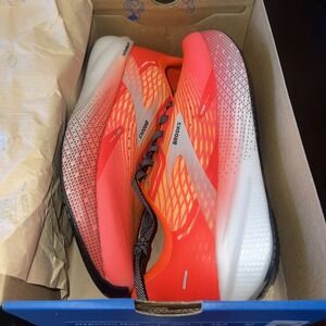 Brooks Hyperion Max Size 9 US Medium / D Fiery Coral NEW IN BOX